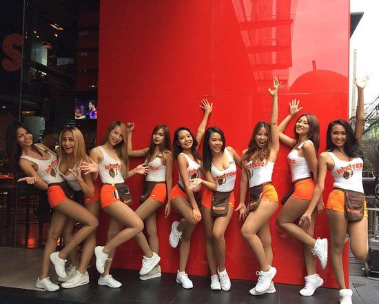 Hooters Bangkok Soi 15