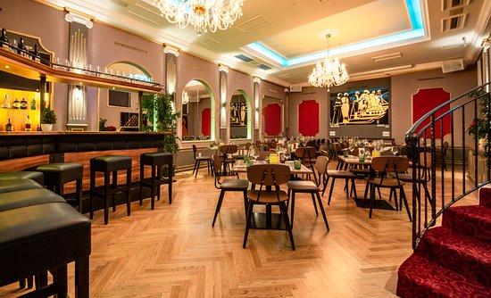 Theo's Taverne
