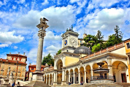 Piazza della Liberta