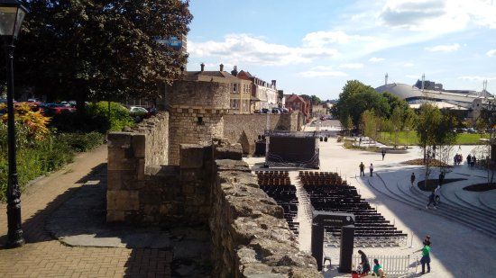 Den gamle bymuren