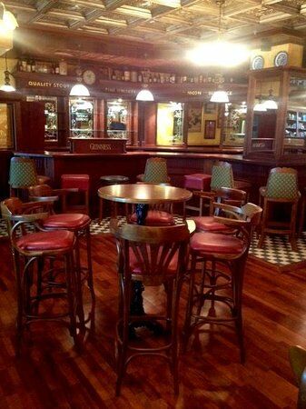 The Moon and Sixpence